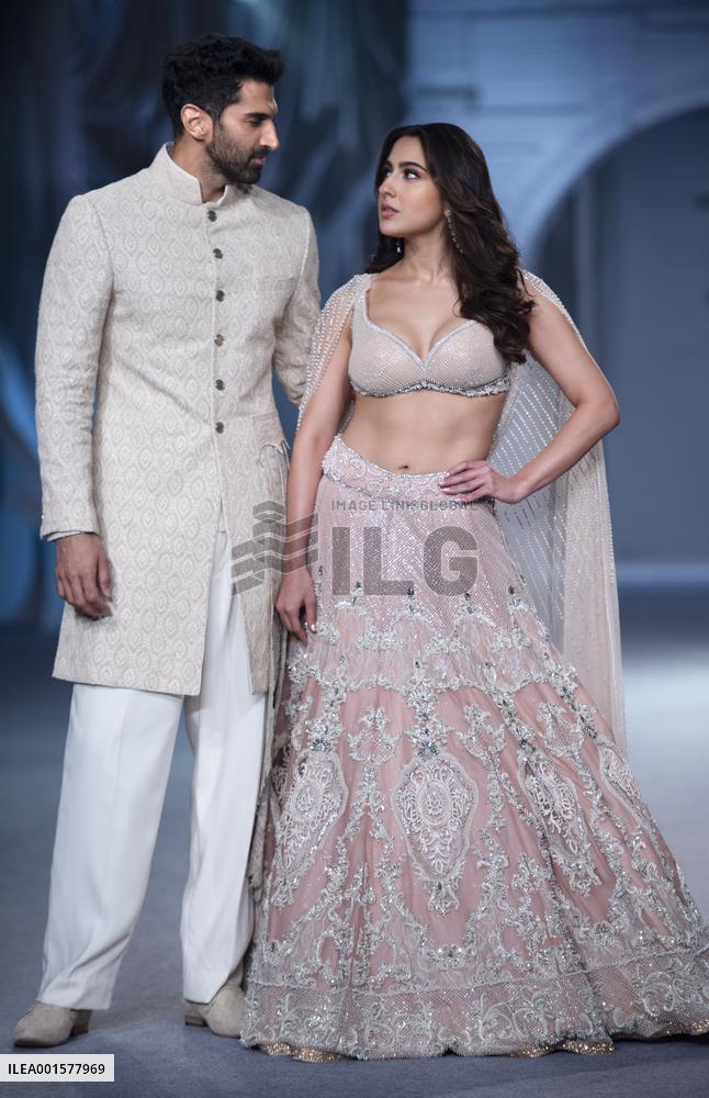 INDIA-NEW DELHI-FASHION SHOW-FDCI INDIA COUTURE WEEK