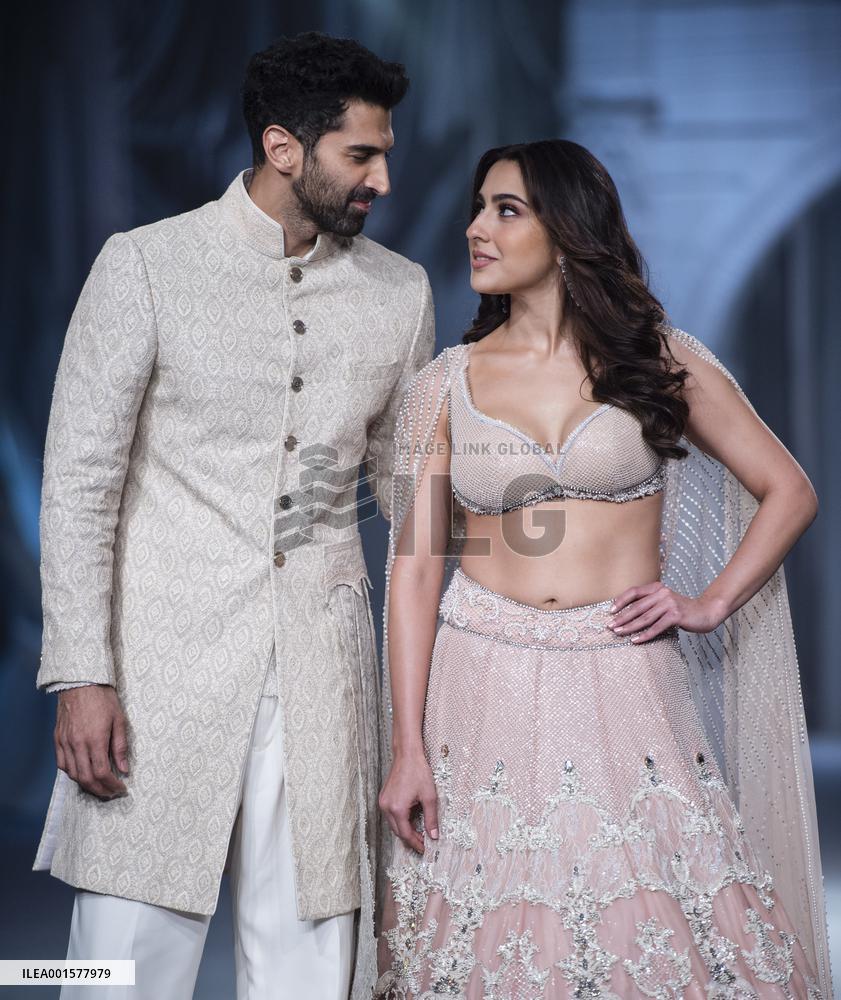 INDIA-NEW DELHI-FASHION SHOW-FDCI INDIA COUTURE WEEK