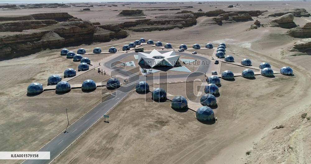 China Only Five-star Luxury Hotel Built on The Gobi Yadan Landform