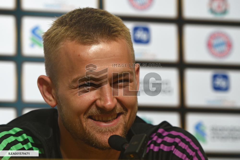 (SP)SINGAPORE-FOOTBALL-BAYERN MUNICH-PRESS CONFERENCE