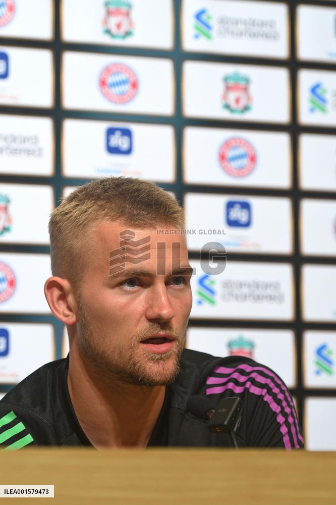 (SP)SINGAPORE-FOOTBALL-BAYERN MUNICH-PRESS CONFERENCE