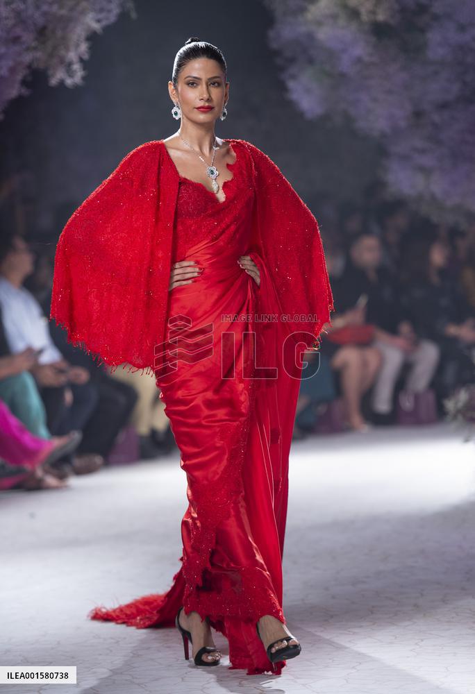 INDIA-NEW DELHI-FASHION SHOW-FDCI INDIA COUTURE WEEK
