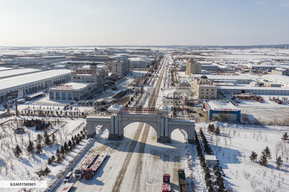 Xinhua Headlines: A decade on, China's free trade zones become pacesetters for further reform and opening-up