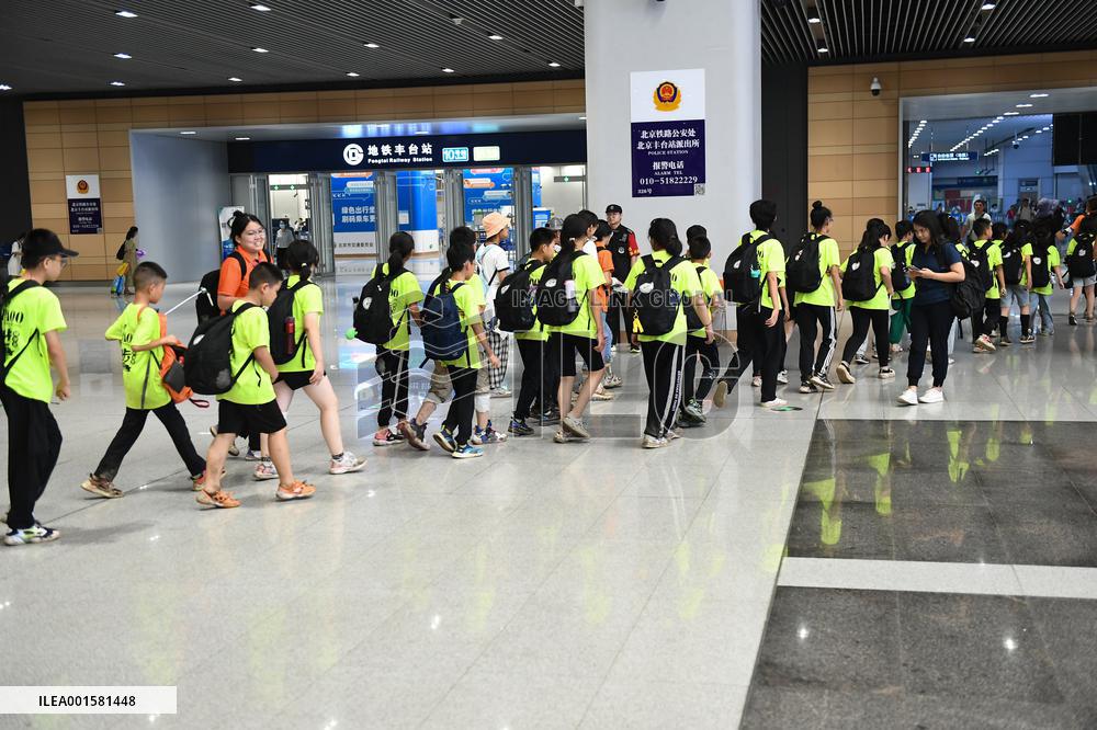 CHINA-BEIJING-MENTOUGOU-TRAPPED PASSENGERS-TRANSFER (CN)