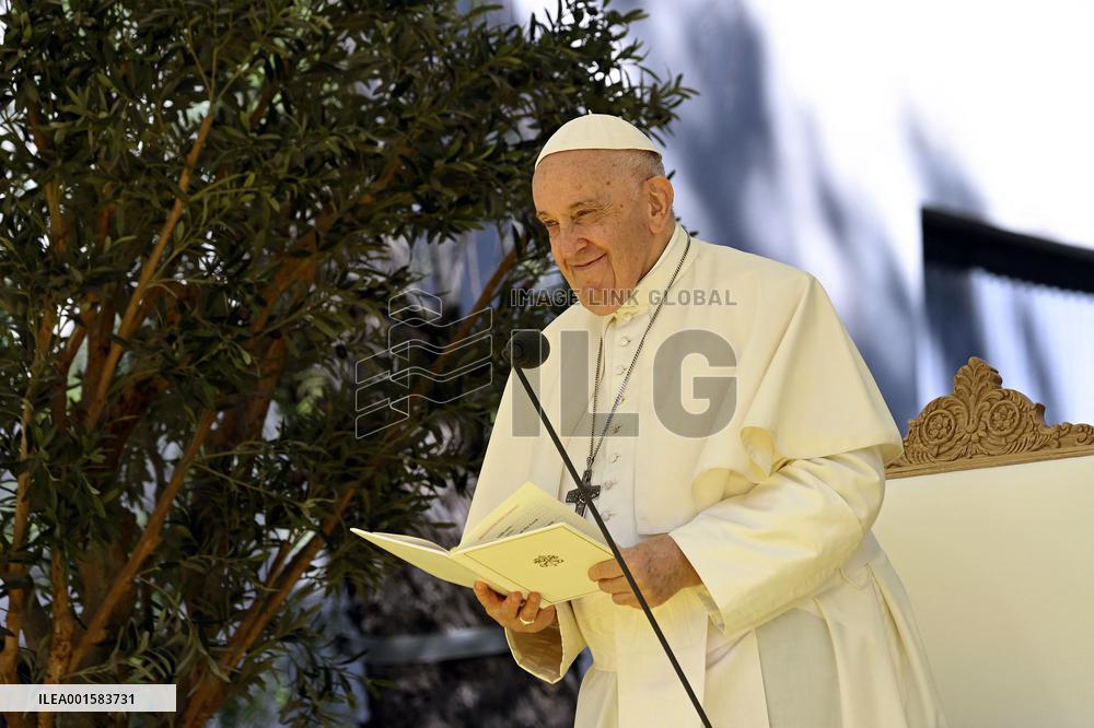 Pope Francis Meets Students - Lisbon