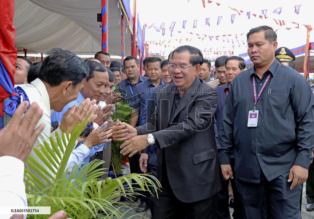 Hun Sen at ring road ceremony