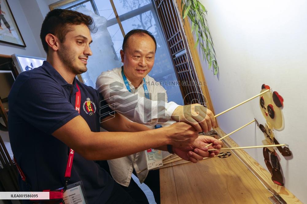 (Chengdu Universiade)CHINA-CHENGDU-WORLD UNIVERSITY GAMES-INTANGIBLE CULTURAL HERITAGE(CN)