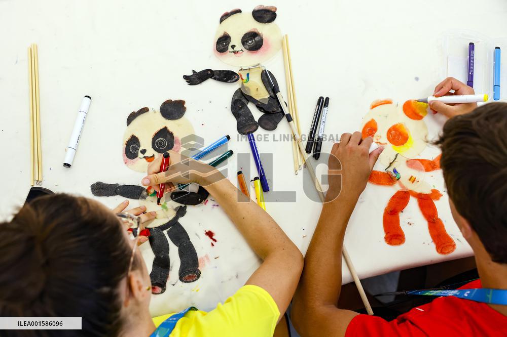 (Chengdu Universiade)CHINA-CHENGDU-WORLD UNIVERSITY GAMES-INTANGIBLE CULTURAL HERITAGE(CN)