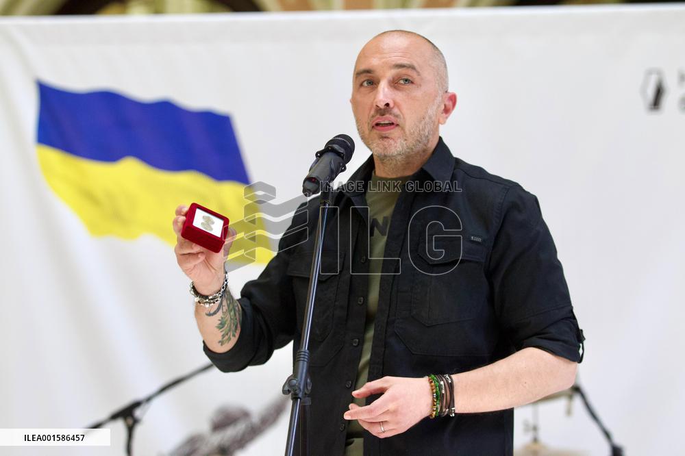 Coin celebrating Ukrainian Air Defence Forces presented in Kyiv