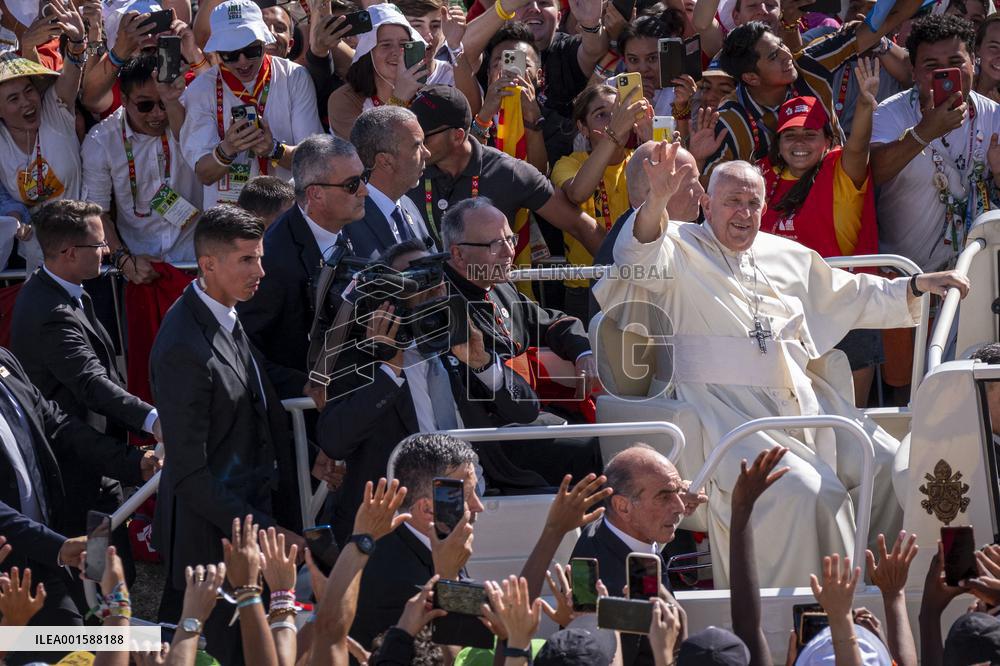 Pope Francis Celebrates The Way of the Cross - Lisbon