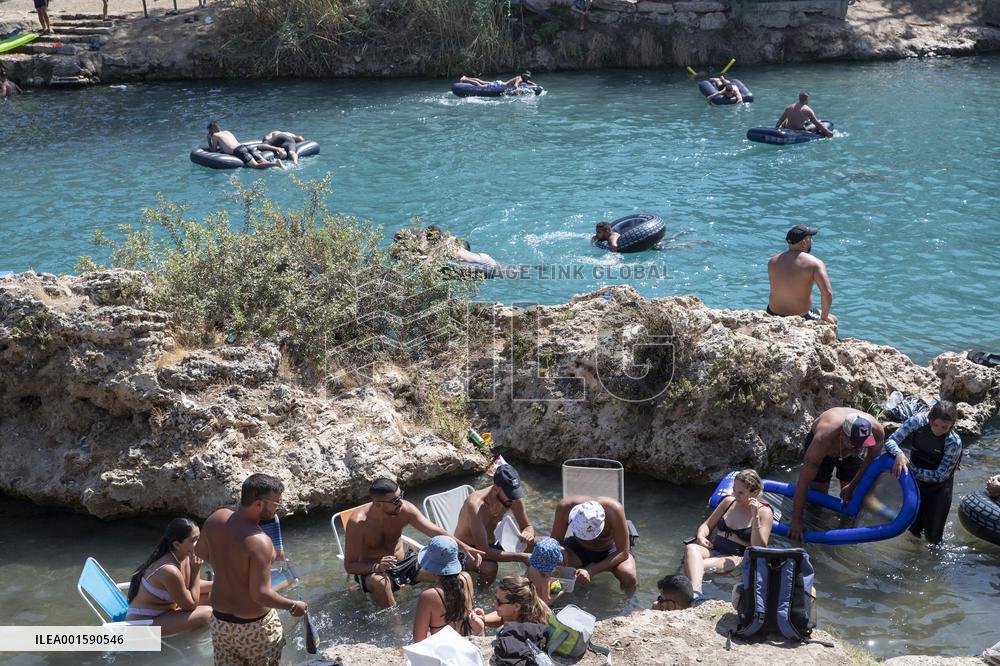 ISRAEL-BEIT SHE'AN-NATIONAL PARK-HOT WEATHER