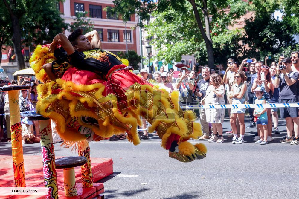 Lion Dance In The Streets - Madrid