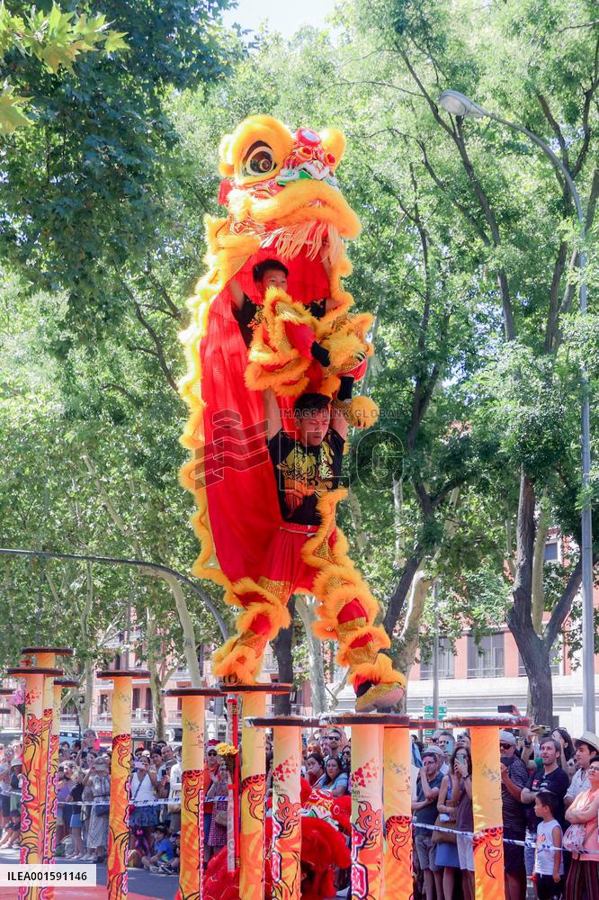Lion Dance In The Streets - Madrid