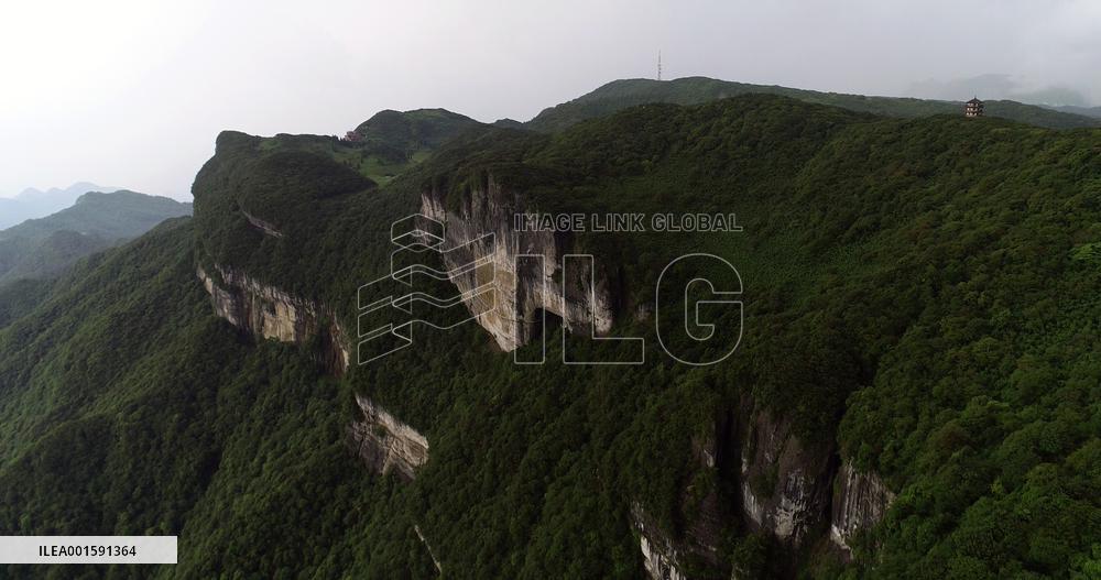 Jinfo Mountain Cliff Walkway in Chongqing