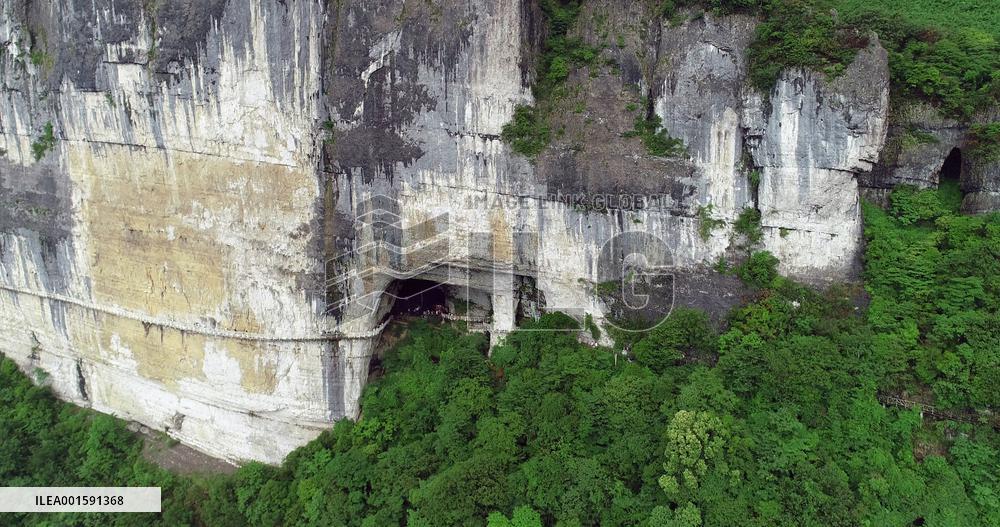 Jinfo Mountain Cliff Walkway in Chongqing