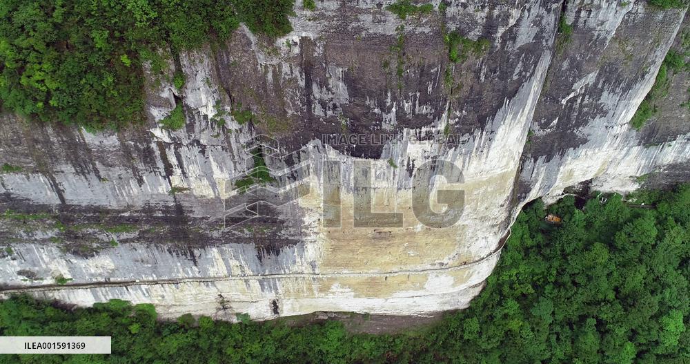 Jinfo Mountain Cliff Walkway in Chongqing