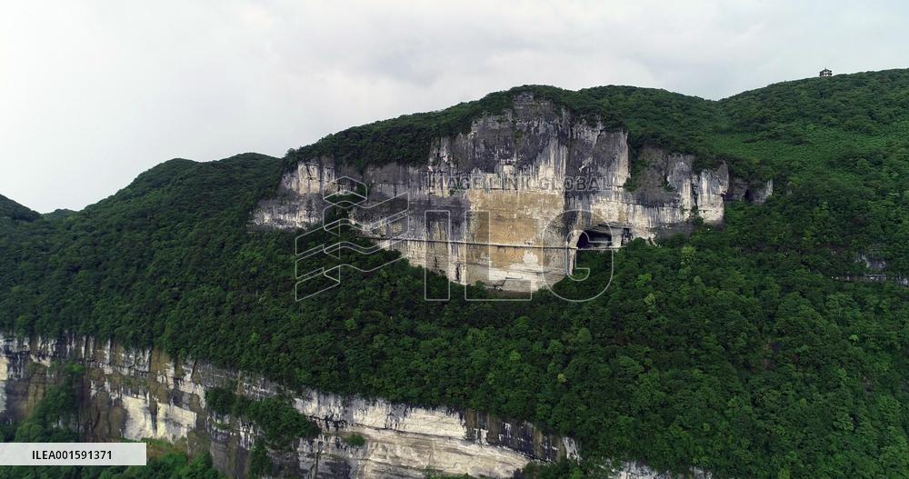 Jinfo Mountain Cliff Walkway in Chongqing