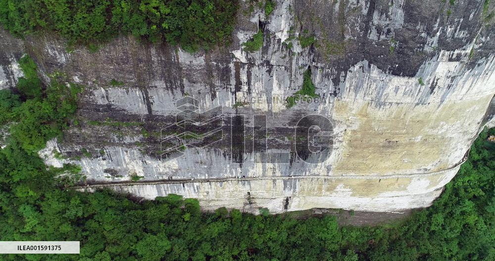 Jinfo Mountain Cliff Walkway in Chongqing
