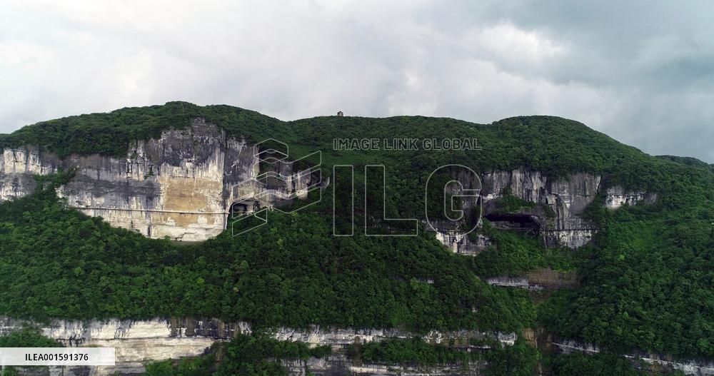 Jinfo Mountain Cliff Walkway in Chongqing