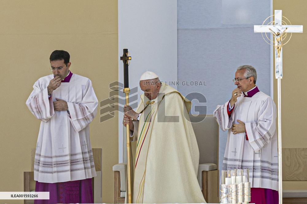 Pope Francis Leads Farewell Mass - Lisbon