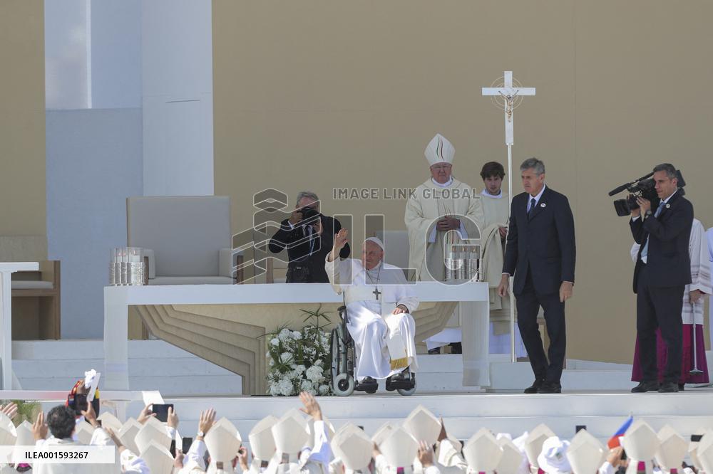 Pope Francis Leads Farewell Mass - Lisbon