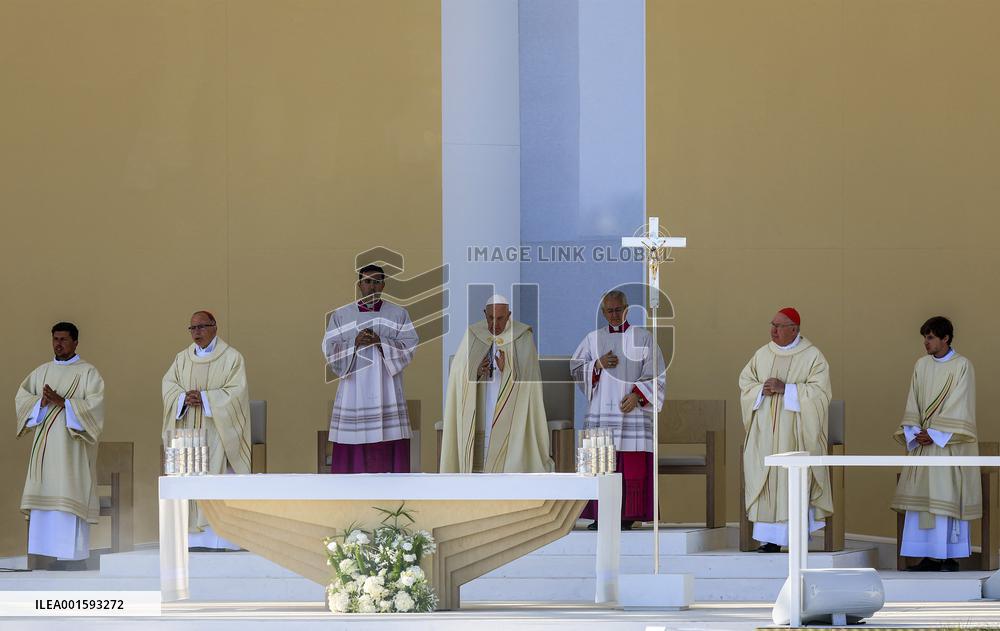 Pope Francis Leads Farewell Mass - Lisbon