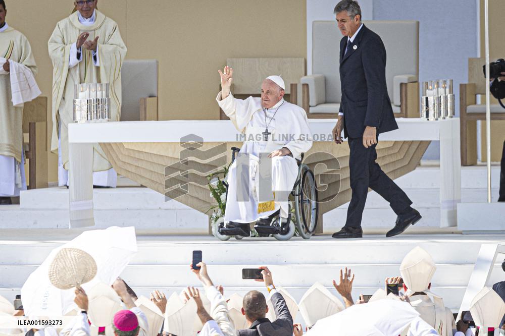 Pope Francis Leads Farewell Mass - Lisbon