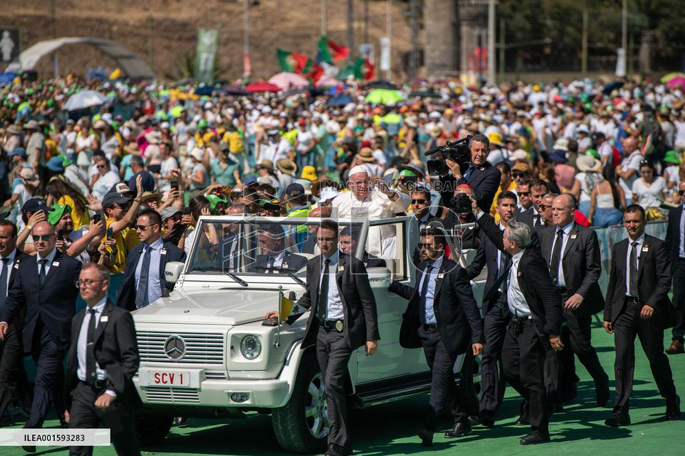 Pope Francis Leads Farewell Mass - Lisbon