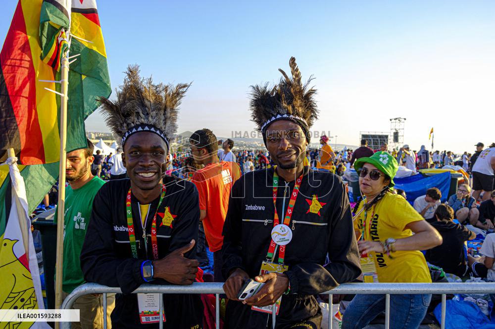 Pope Francis Leads Farewell Mass - Lisbon