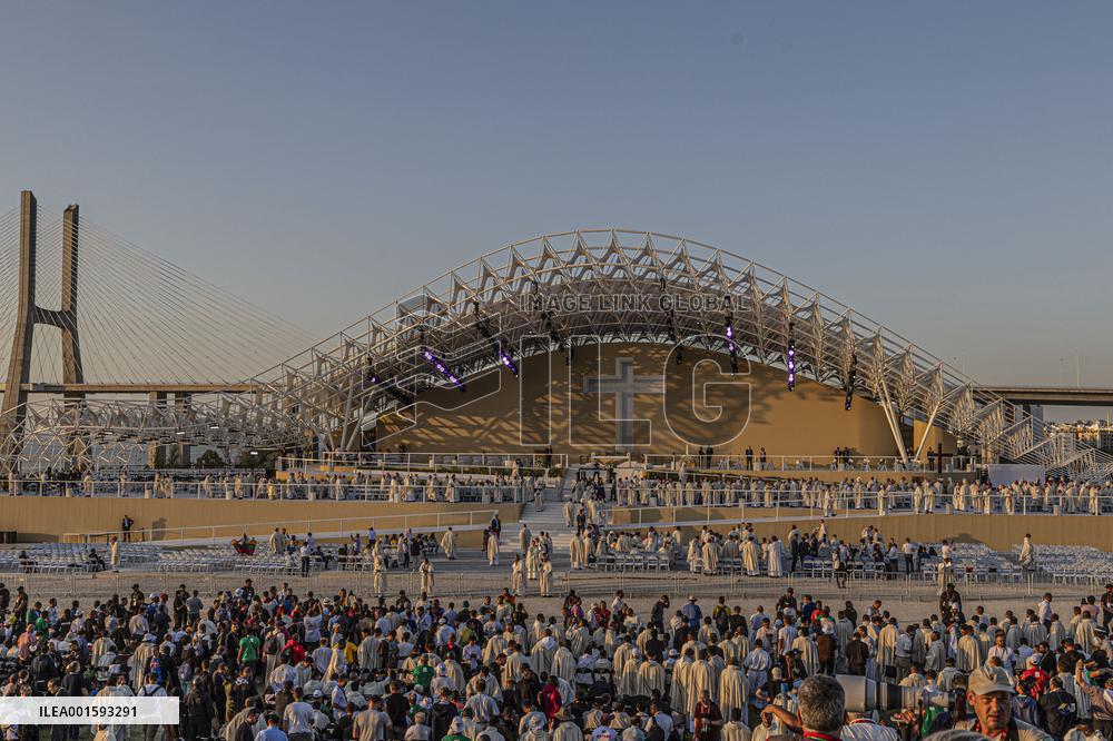 Pope Francis Leads Farewell Mass - Lisbon