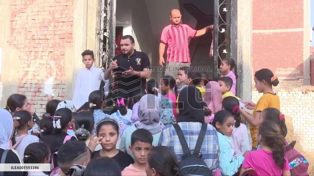 Home-based library brings joy of reading to Egyptian village kids