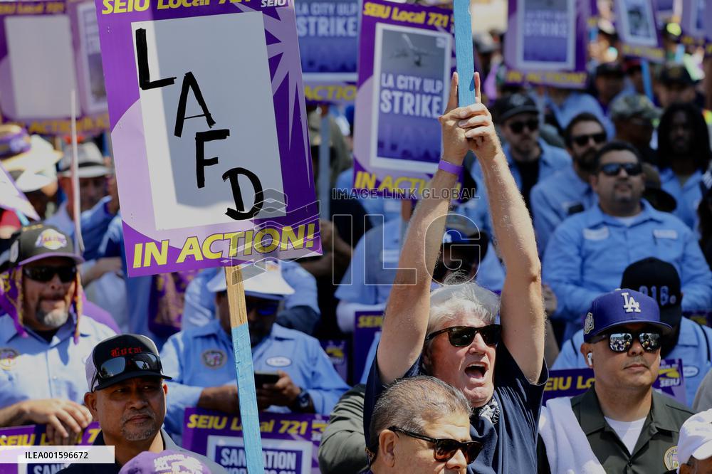 U.S.-LOS ANGELES-CITY WORKERS-STRIKE