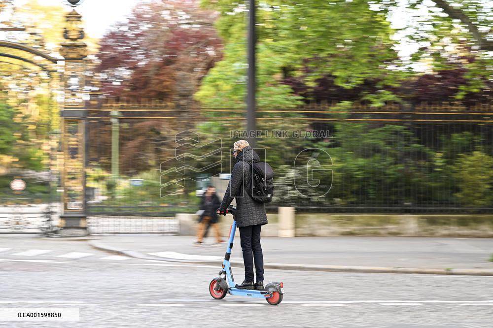 End Of Self-Service Scooters In Paris From September 1