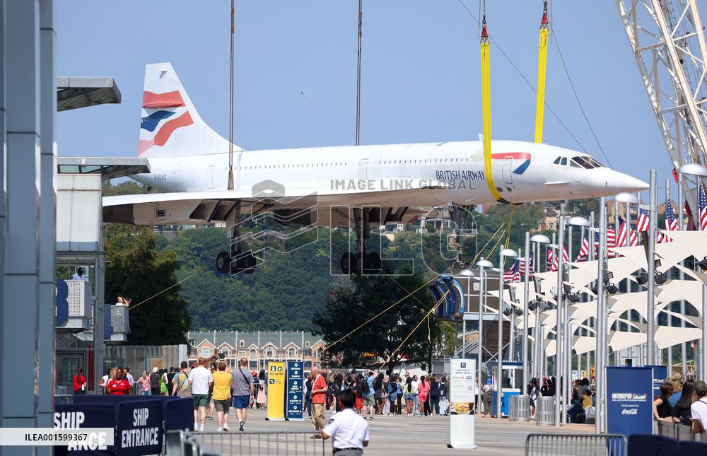 Concorde Craned Off Intrepid Museum For Restoration - NYC