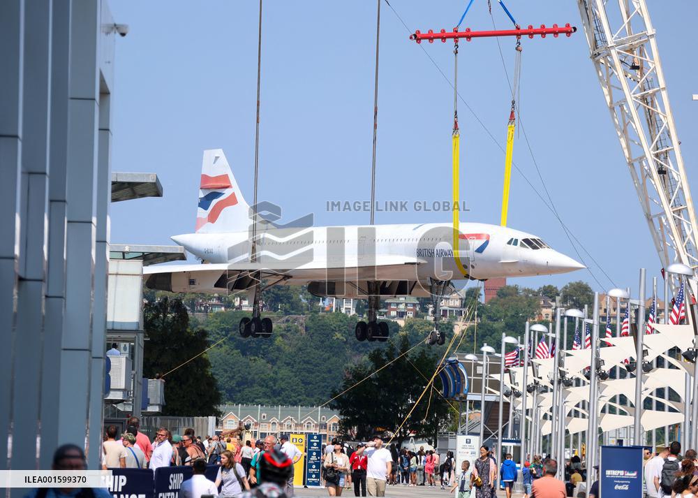 Concorde Craned Off Intrepid Museum For Restoration - NYC