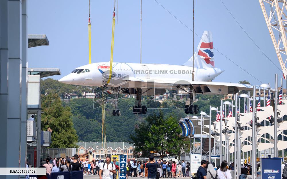 Concorde Craned Off Intrepid Museum For Restoration - NYC