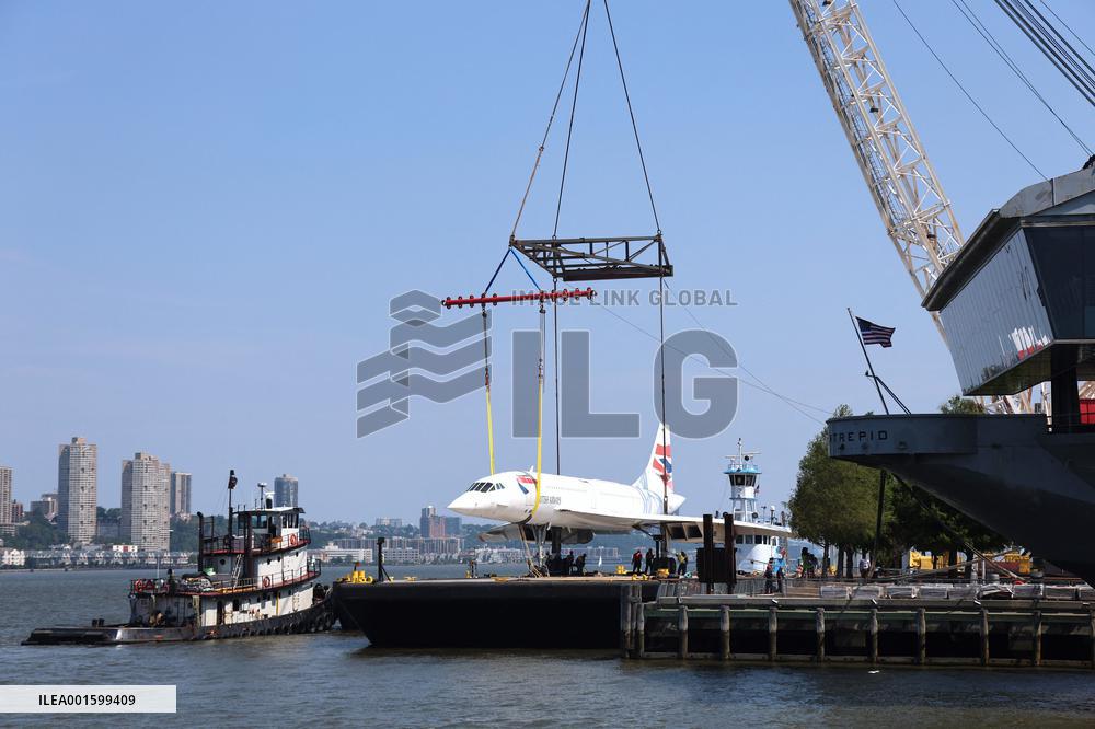 Concorde Craned Off Intrepid Museum For Restoration - NYC