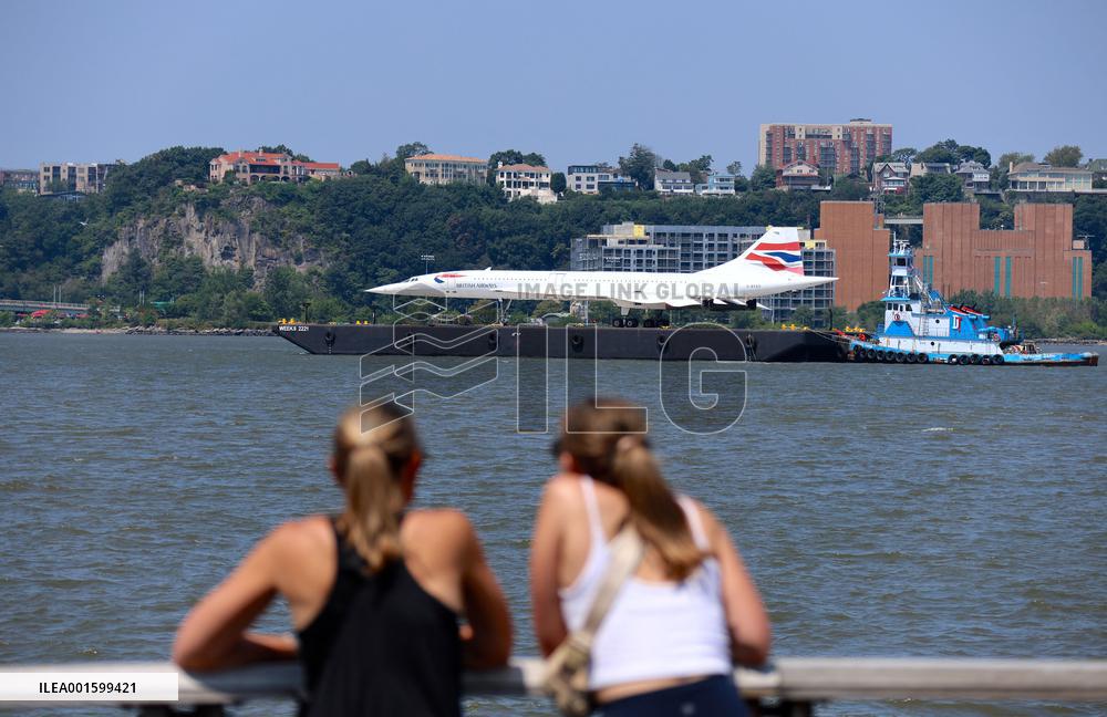 Concorde Craned Off Intrepid Museum For Restoration - NYC
