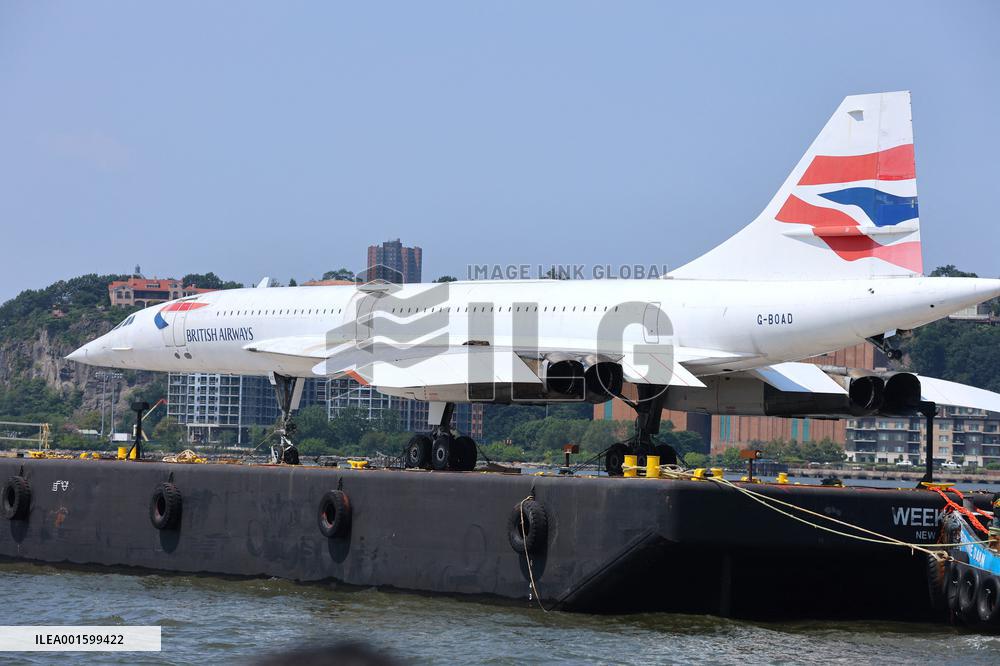 Concorde Craned Off Intrepid Museum For Restoration - NYC