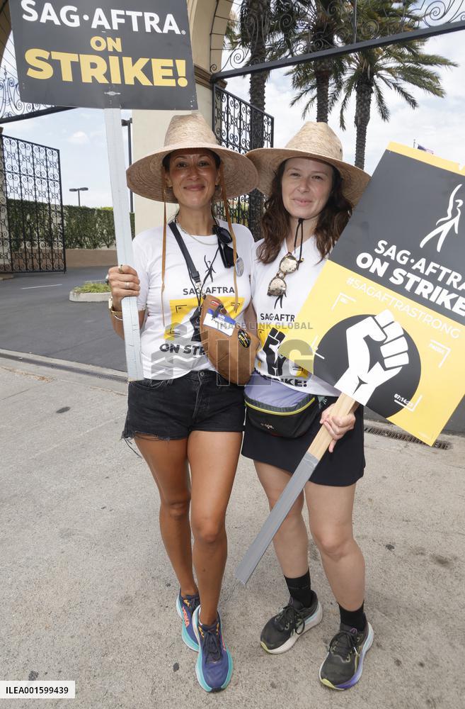 WGA100 Days Strike - LA