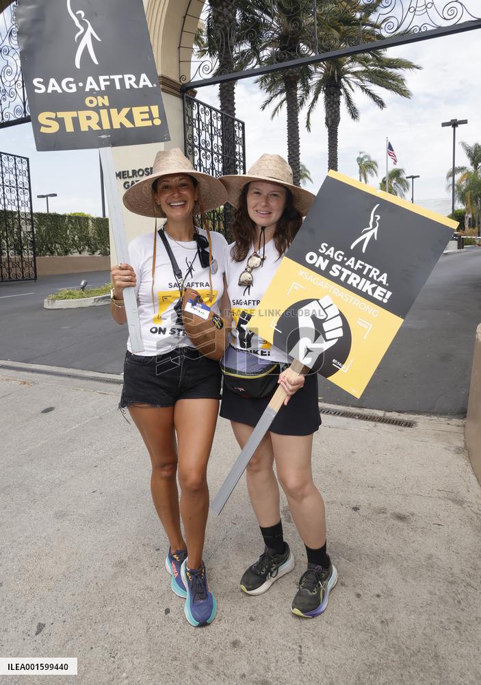 WGA100 Days Strike - LA