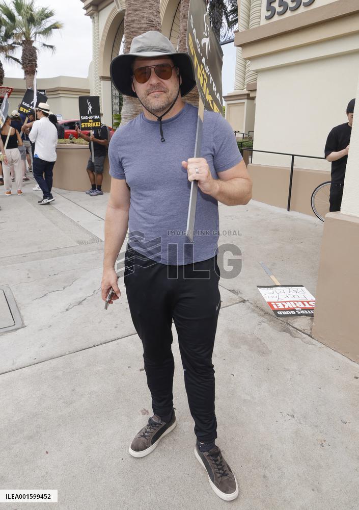 WGA100 Days Strike - LA