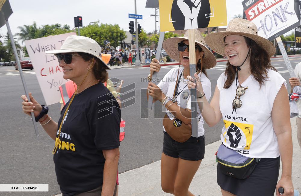 WGA100 Days Strike - LA