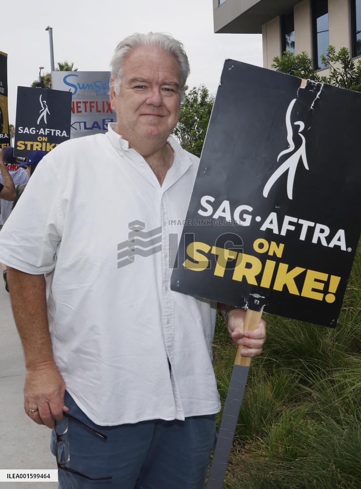WGA100 Days Strike - LA