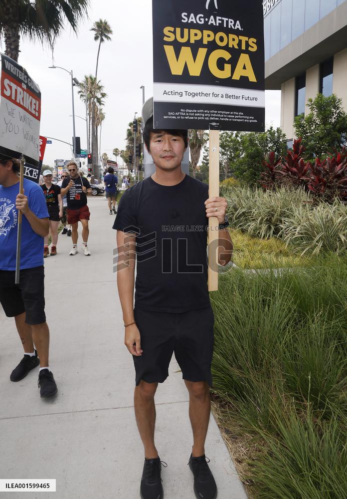 WGA100 Days Strike - LA