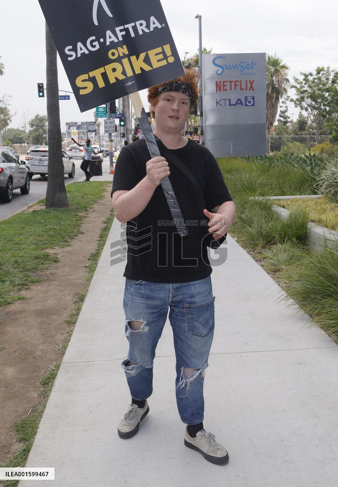WGA100 Days Strike - LA