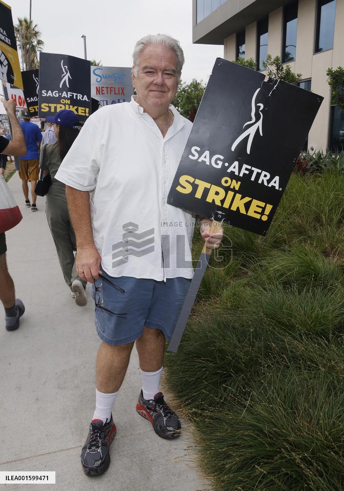 WGA100 Days Strike - LA
