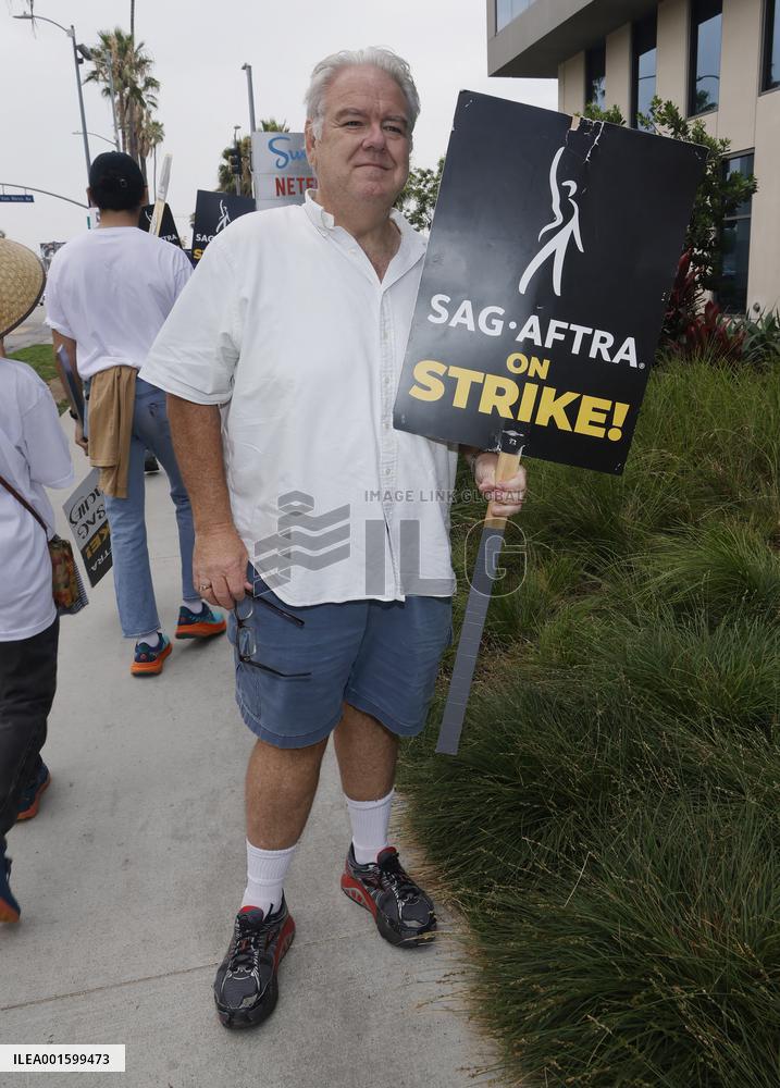 WGA100 Days Strike - LA