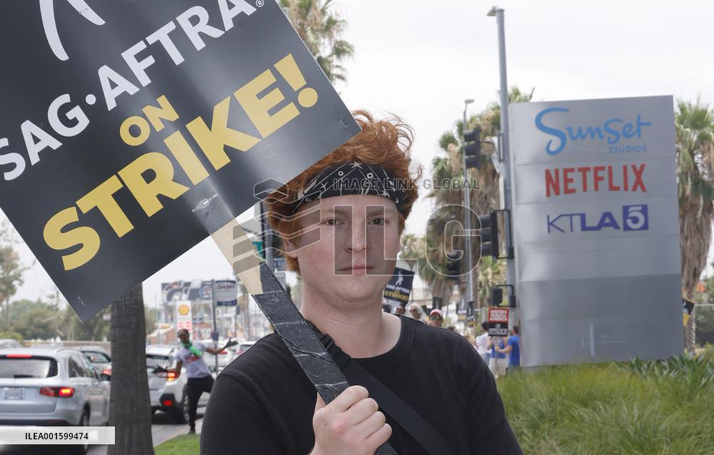 WGA100 Days Strike - LA