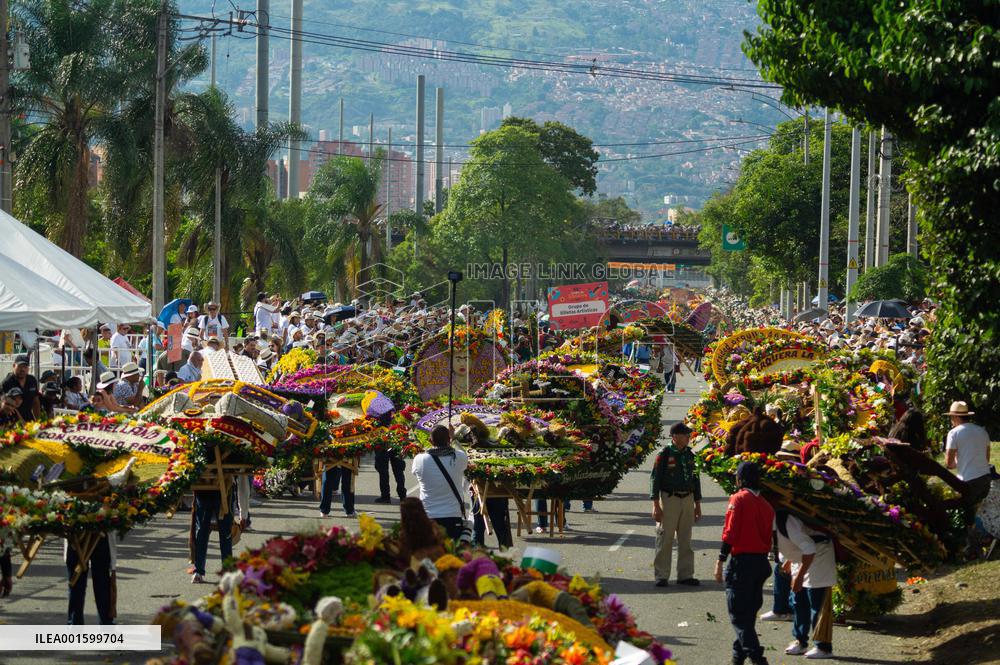 Medellin 'Feria de las Flores' - Silleteros Parade